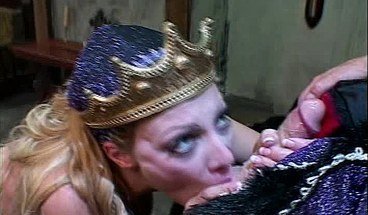 Queen sucking dick